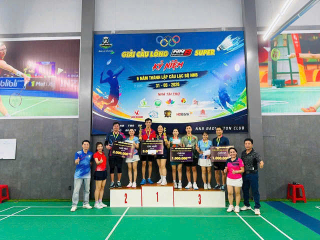 Trao giải trên bục vinh quang – Giải cầu lông NNB Super 2026