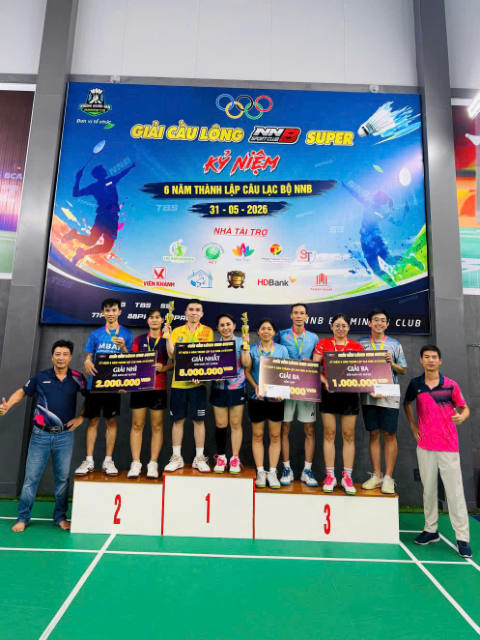 Trao giải trên bục vinh quang – Giải cầu lông NNB Super 2026