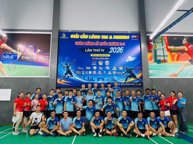 Players’ group photo at the TBS & Friends Badminton Tournament 2026, NNB Badminton Club