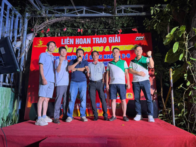 Prize-giving party – TBS & Friends Badminton Tournament 2026